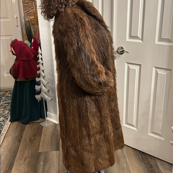 Fur Coat from Paraguay - Picture 11 of 11